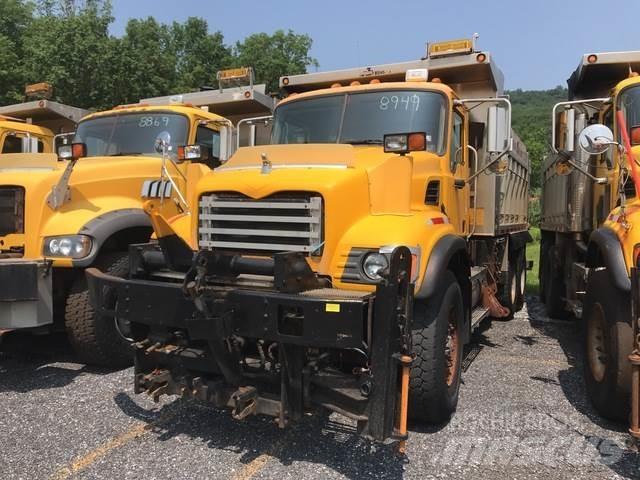 Mack CV713 Snøploger- og skjær