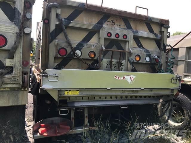 Mack CV713 Snøploger- og skjær