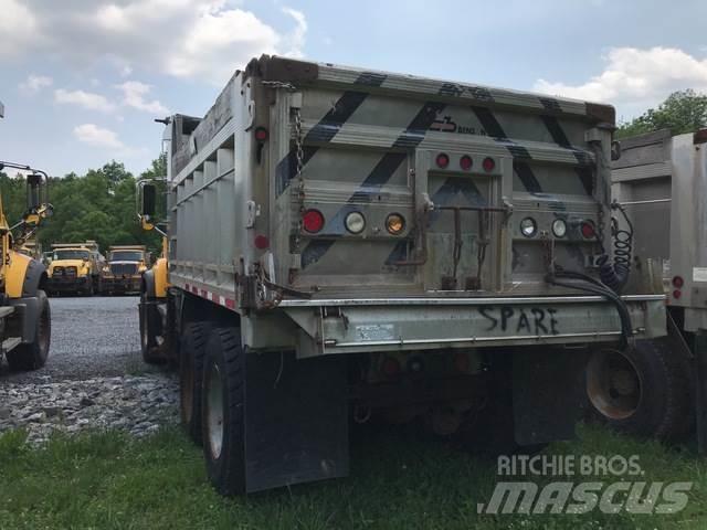 Mack CV713 Snøploger- og skjær