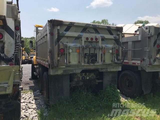 Mack CV713 Snøploger- og skjær