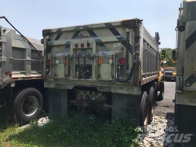 Mack CV713 Snøploger- og skjær