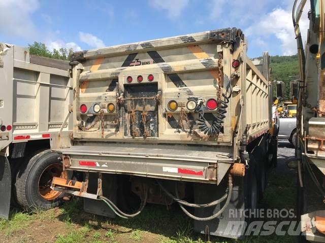 Mack CV713 Snøploger- og skjær
