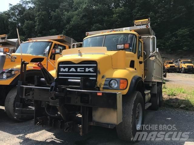 Mack CV713 Snøploger- og skjær
