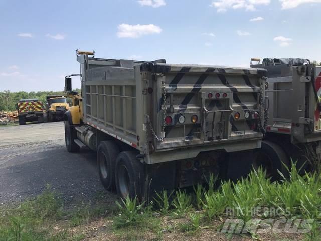 Mack CV713 Snøploger- og skjær