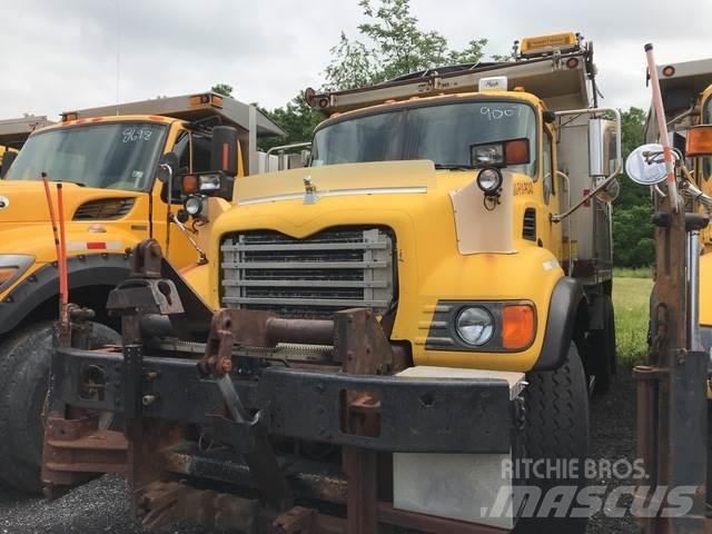 Mack CV713 Tippbil