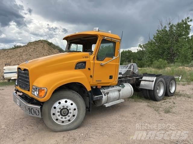 Mack CV713 Trekkvogner