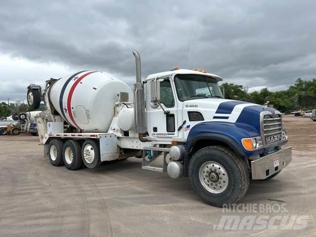 Mack CV713 Andre lastebiler