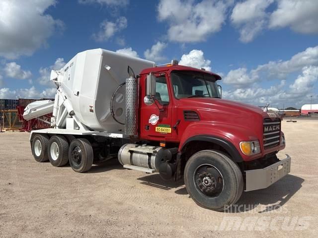 Mack CV713 Andre lastebiler