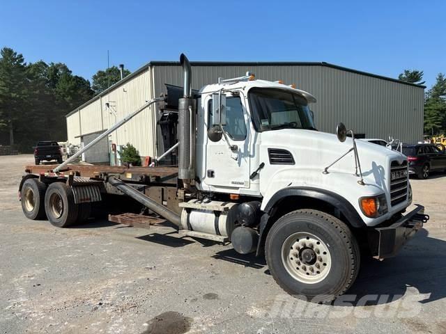 Mack CV713 Liftdumper biler
