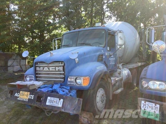 Mack CV713 Tippbil