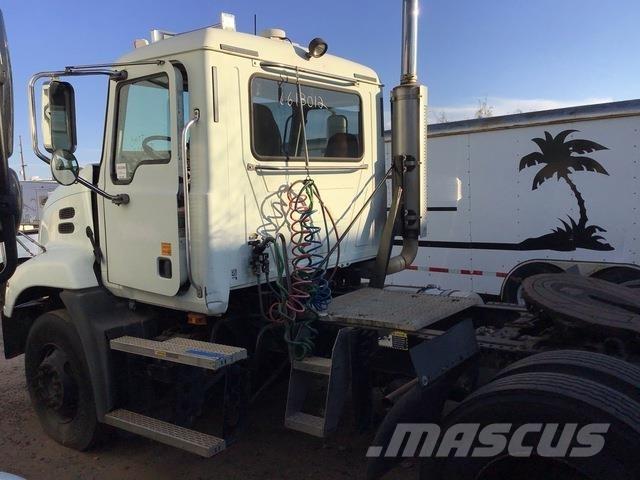 Mack CXN612 Trekkvogner