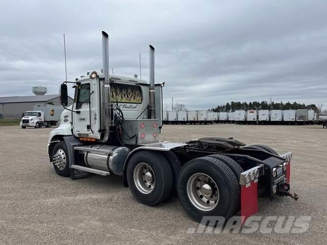 Mack CXN613 Trekkvogner