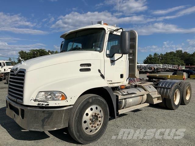 Mack CXN613 Trekkvogner