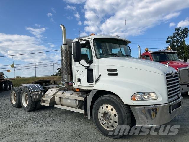 Mack CXN613 Trekkvogner