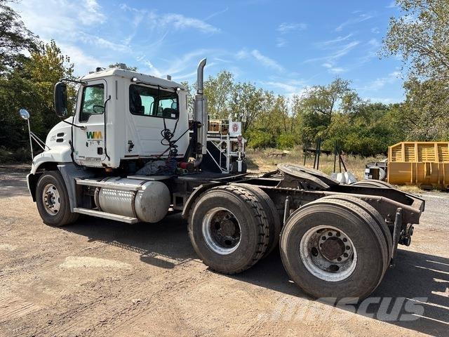 Mack CXN613 Trekkvogner