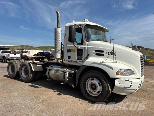 Mack CXN613 Trekkvogner