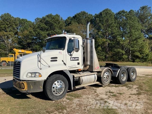 Mack CXN613 Trekkvogner