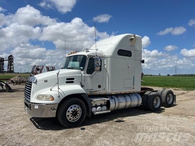 Mack CXU600 Trekkvogner