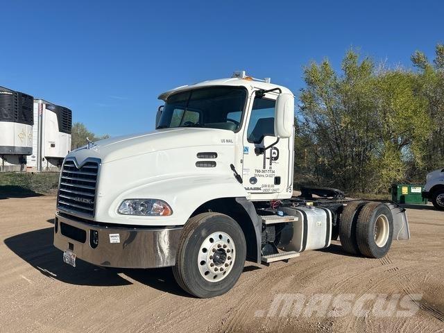 Mack CXU612 Trekkvogner