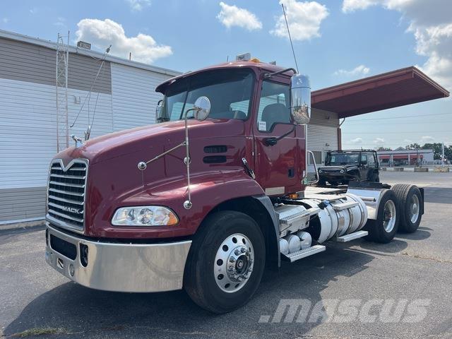Mack CXU612 Trekkvogner