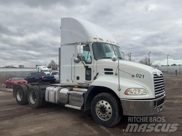 Mack CXU613 Trekkvogner