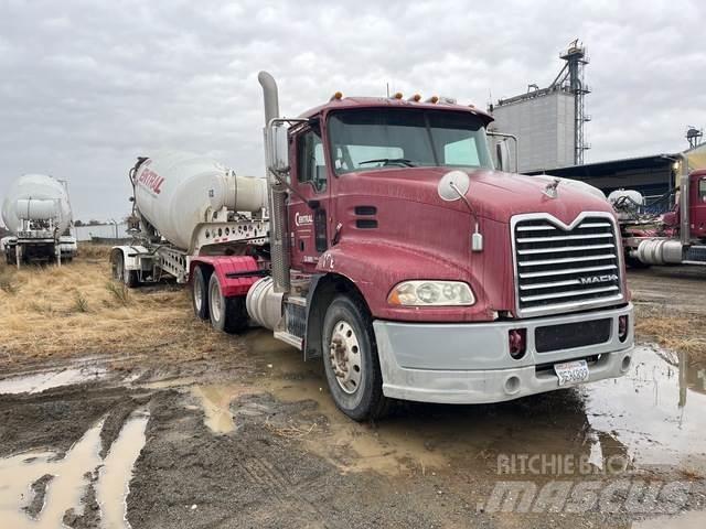Mack CXU613 Trekkvogner