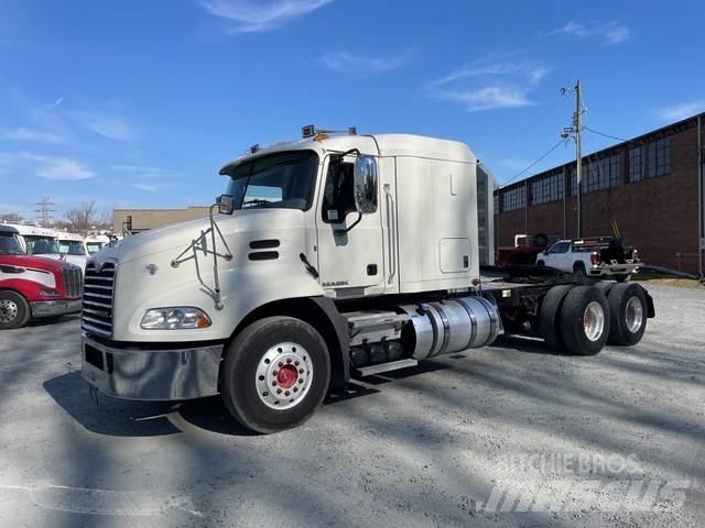 Mack CXU613 Trekkvogner