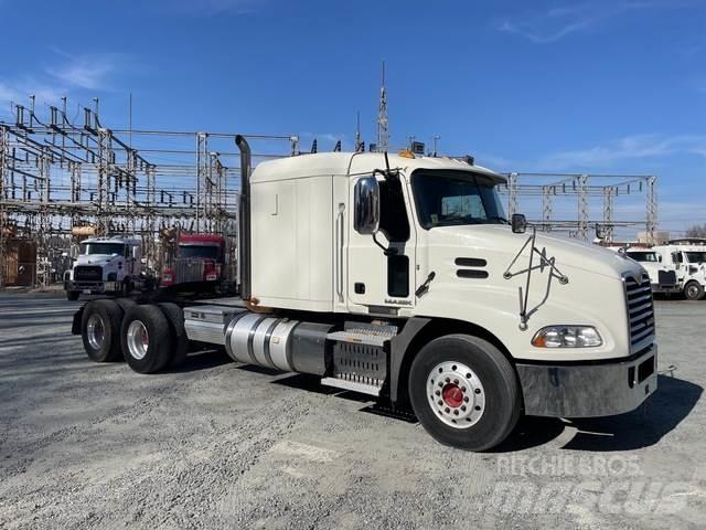 Mack CXU613 Trekkvogner