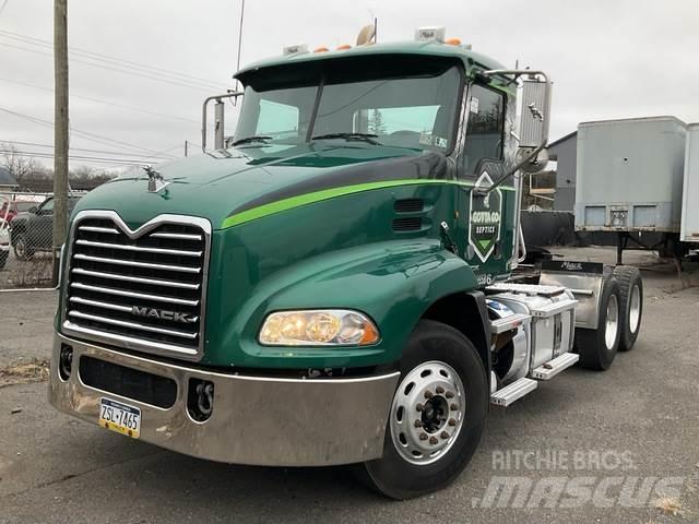 Mack CXU613 Trekkvogner