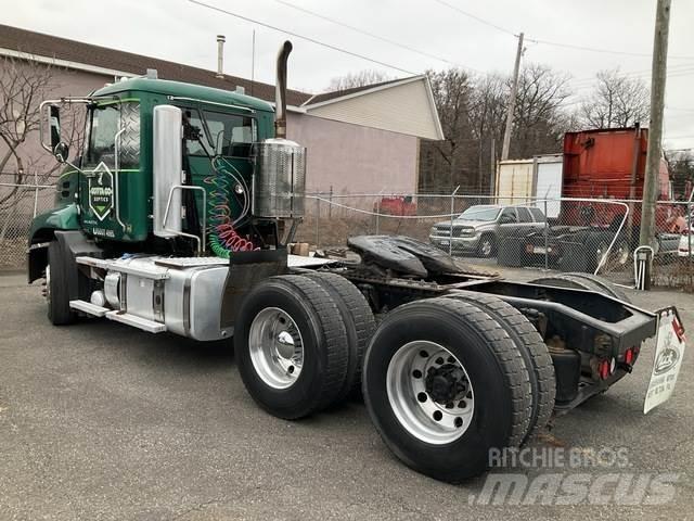 Mack CXU613 Trekkvogner