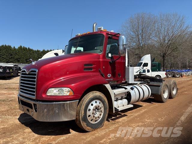 Mack CXU613 Trekkvogner