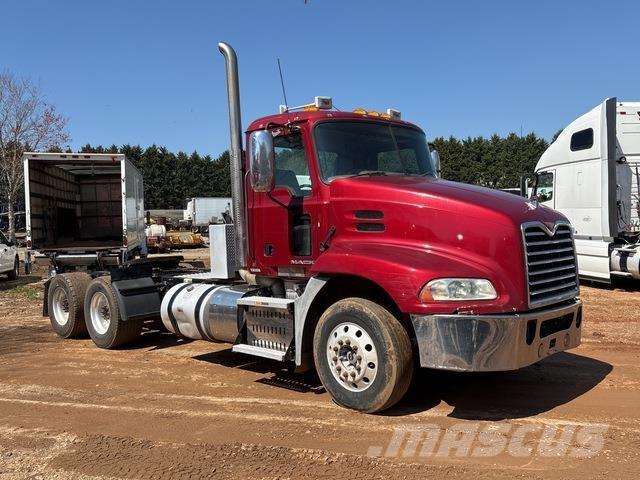 Mack CXU613 Trekkvogner