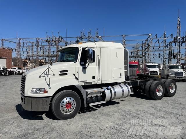Mack CXU613 Trekkvogner