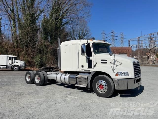 Mack CXU613 Trekkvogner