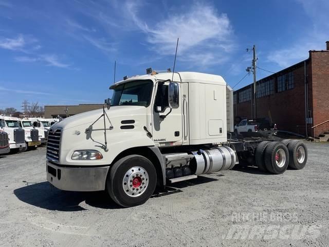 Mack CXU613 Trekkvogner