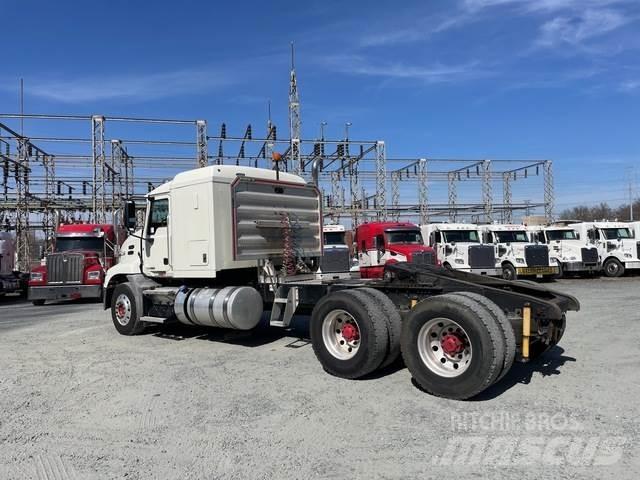 Mack CXU613 Trekkvogner