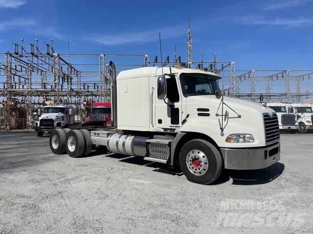Mack CXU613 Trekkvogner
