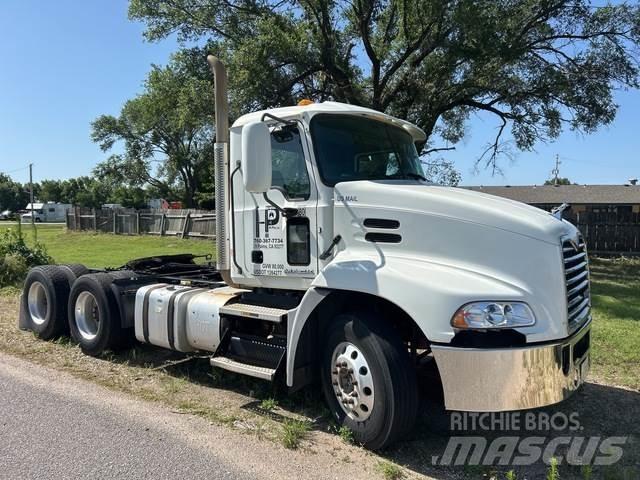 Mack CXU613 Trekkvogner