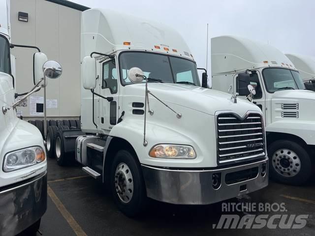 Mack CXU613 Trekkvogner