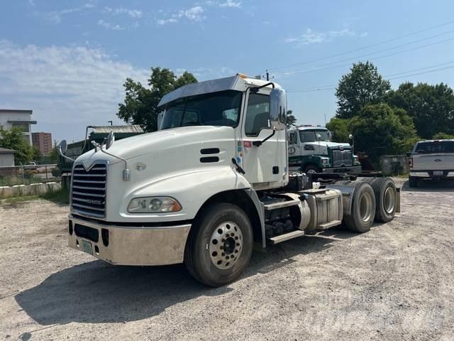 Mack CXU613 Trekkvogner