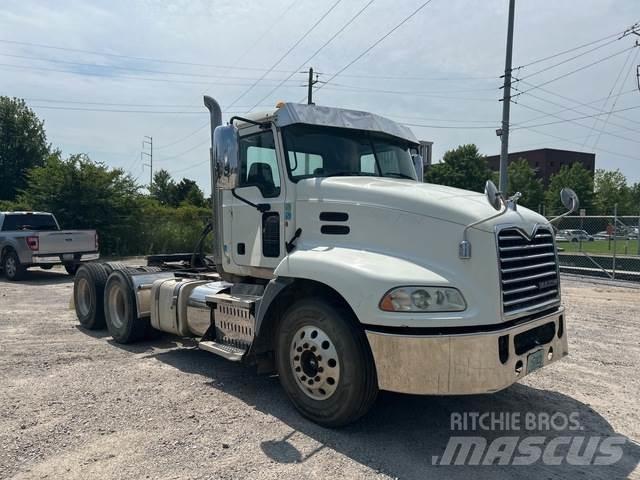 Mack CXU613 Trekkvogner