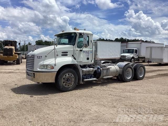 Mack CXU613 Trekkvogner