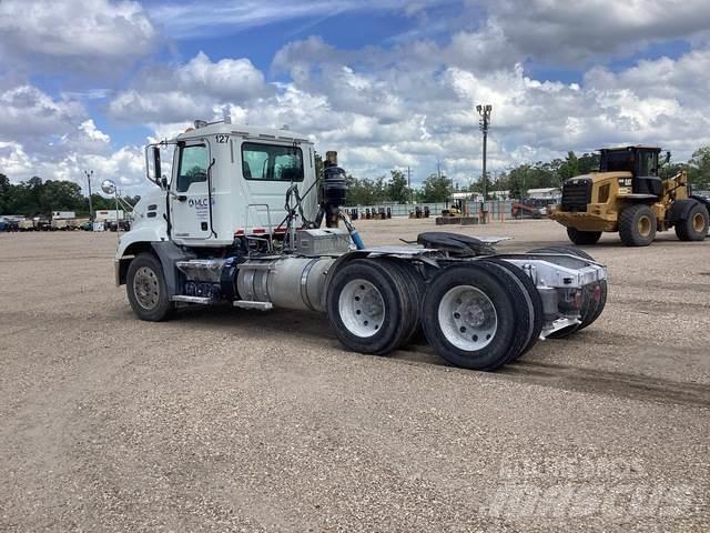 Mack CXU613 Trekkvogner