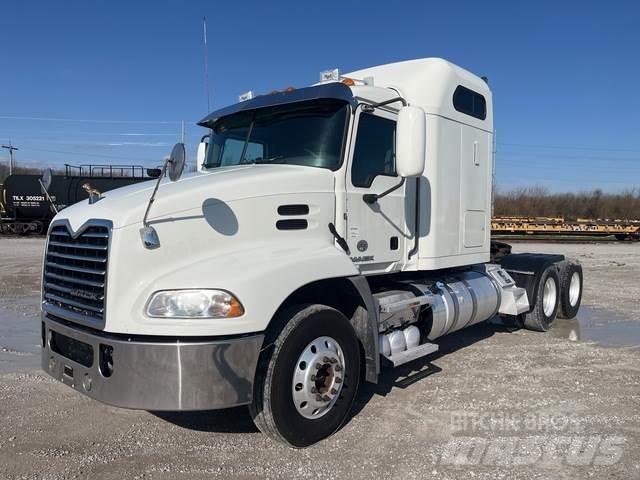 Mack CXU613 Trekkvogner