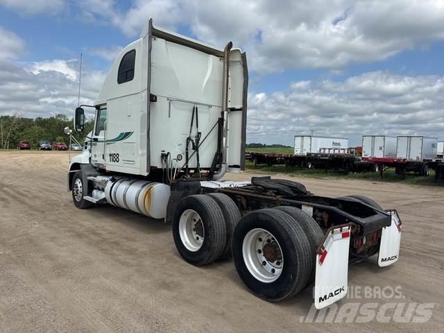 Mack CXU613 Trekkvogner