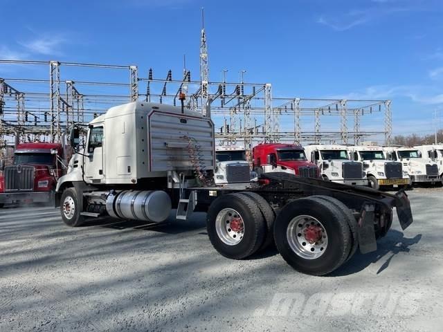 Mack CXU613 Trekkvogner