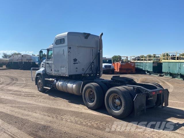 Mack CXU613 Trekkvogner