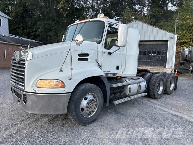 Mack CXU613 Trekkvogner