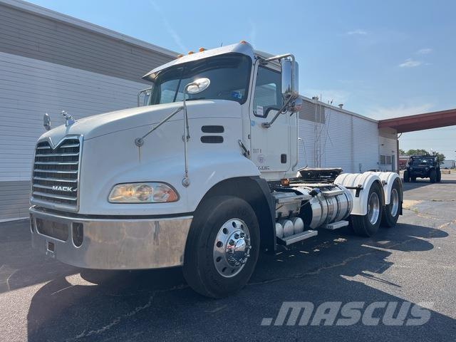 Mack CXU613 Trekkvogner
