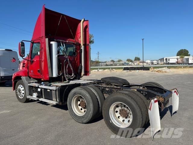 Mack CXU613 Trekkvogner